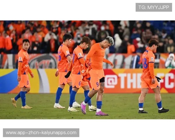 AC米兰利用直塞打破防线，莱奥抽射被扑